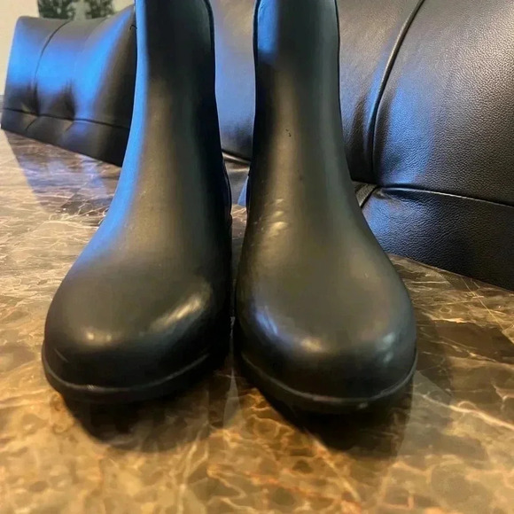 Cropped rain boots size 7 - Picture 3 of 5